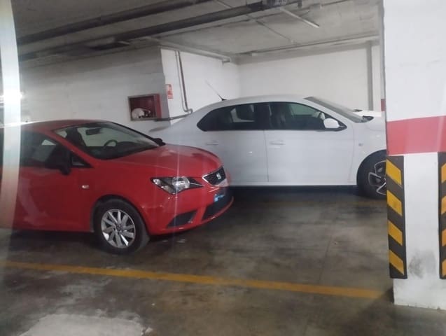 Garage til salg i Sevilla by - € 21.500 (Ref: 10161579)