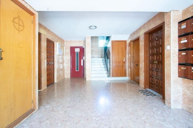 4 soveværelse Lejlighed til salg i Montequinto, Dos Hermanas - € 198.000 (Ref: 10165129)