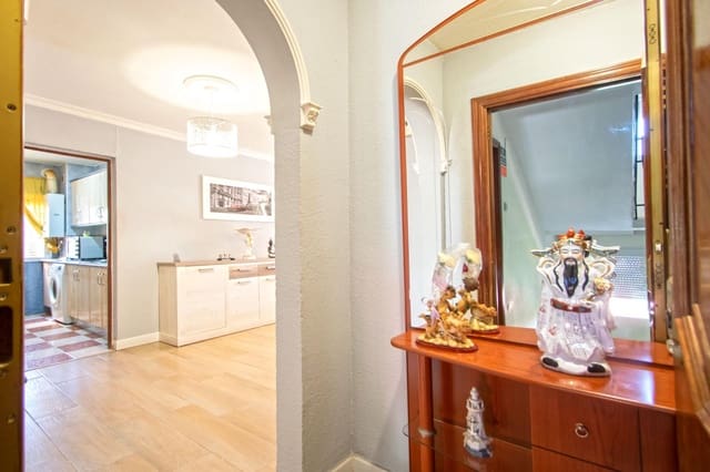 4 soveværelse Lejlighed til salg i Montequinto, Dos Hermanas - € 198.000 (Ref: 10165129)