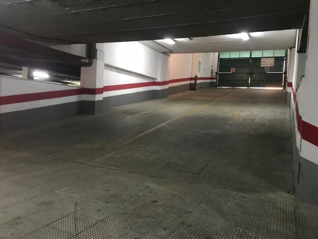 Garage til salg i Sevilla by - € 21.000 (Ref: 10166775)