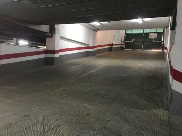 Garage til salg i Sevilla by - € 21.000 (Ref: 10166775)