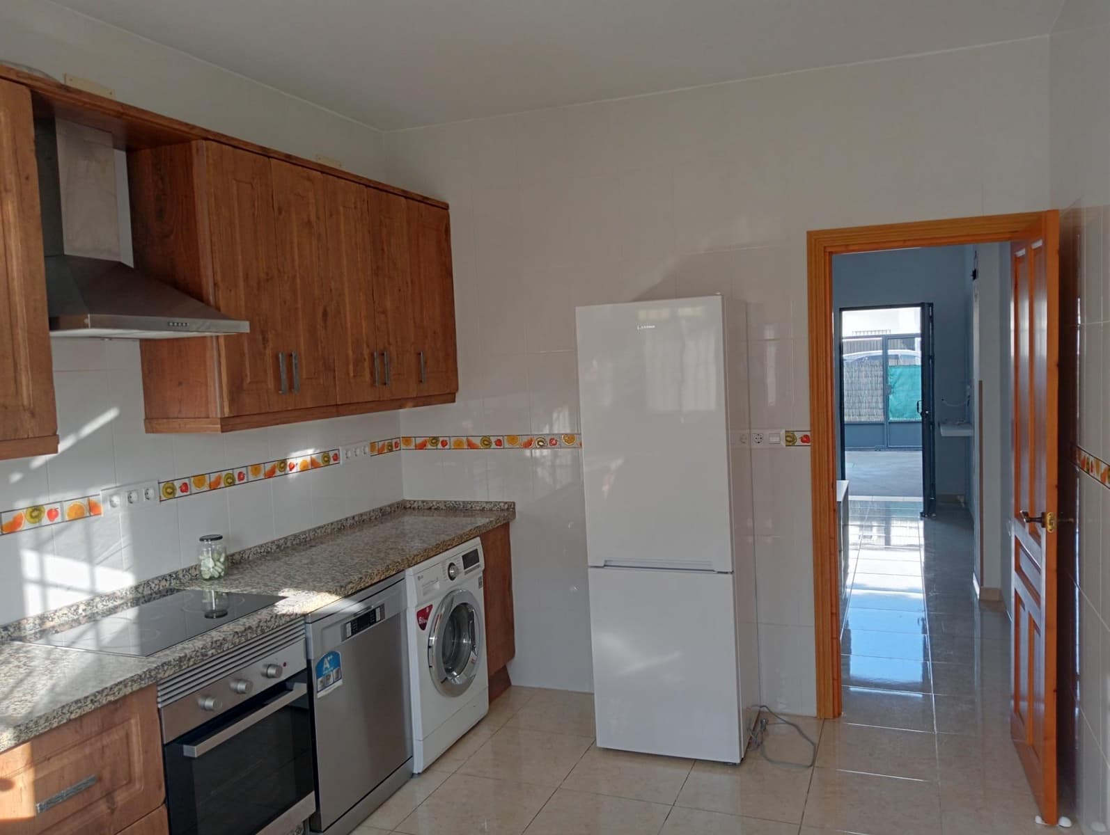 2 sovrum Radhus att hyra i Bollullos de la Mitacion med garage - 700 € (Ref: 10166776)