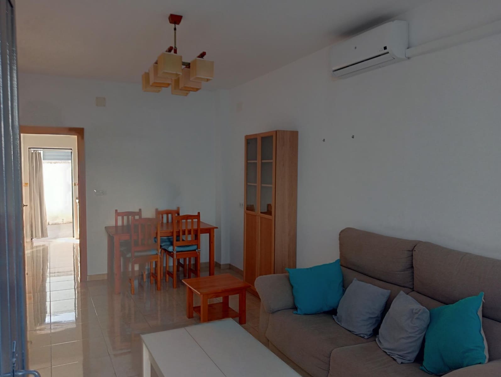2 sovrum Radhus att hyra i Bollullos de la Mitacion med garage - 700 € (Ref: 10166776)