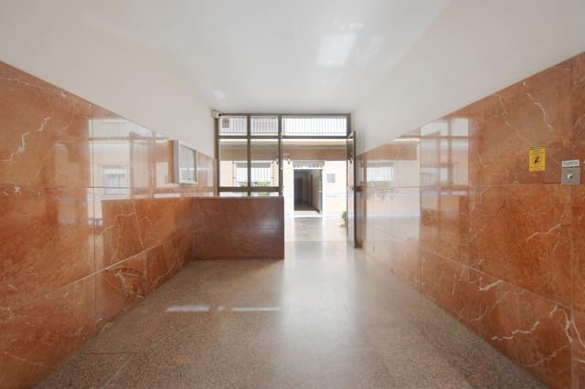3 bedroom Flat for sale in Los Remedios, Seville city - € 345,000 (Ref: 10174058)