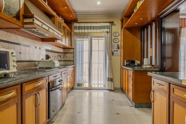 6 sypialnia Dom na sprzedaż w Sanlúcar de Barrameda z garażem - 895 000 € (Ref: 10174061)