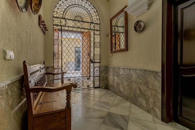 6 Zimmer Haus zu verkaufen in Sanlúcar de Barrameda mit Garage - 895.000 € (Ref: 10174061)