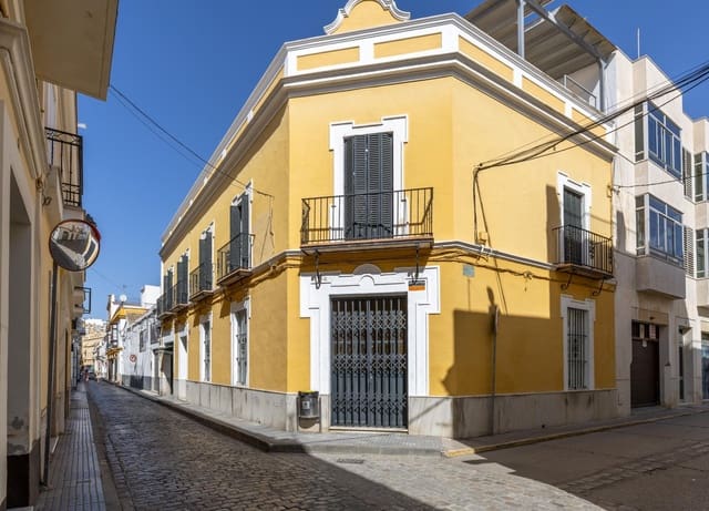 6 Zimmer Haus zu verkaufen in Sanlúcar de Barrameda mit Garage - 895.000 € (Ref: 10174061)