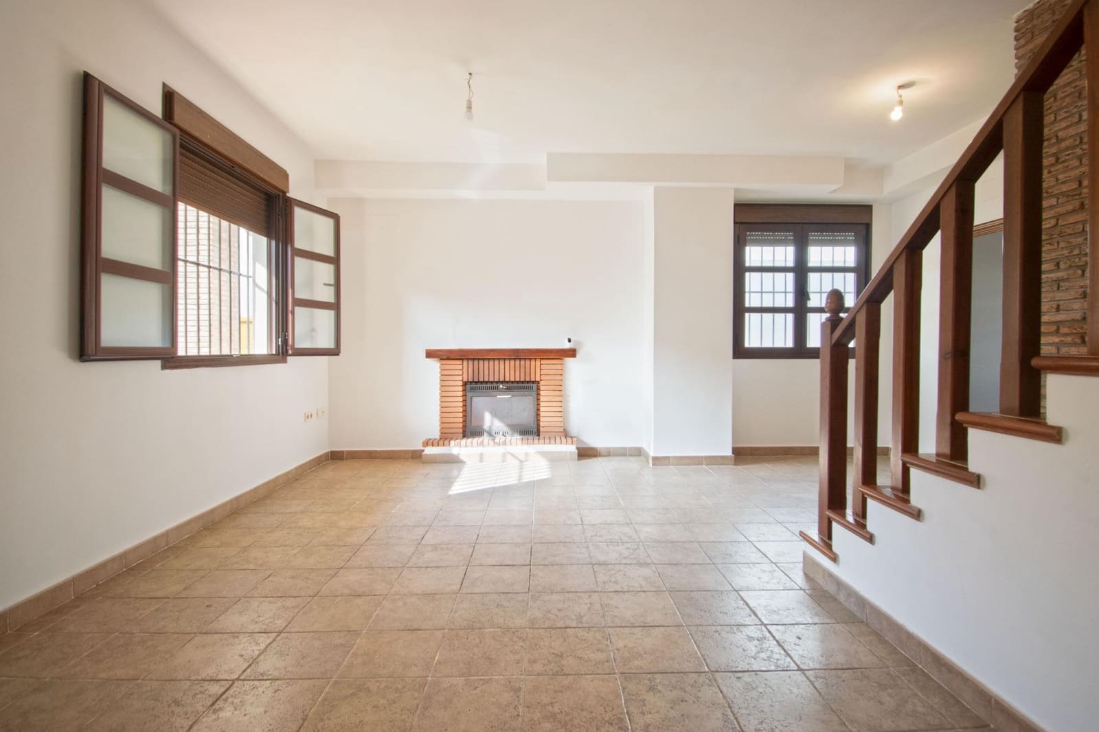 4 sovrum Semi-fristående Villa till salu i Burguillos med pool garage - 180 000 € (Ref: 10177296)