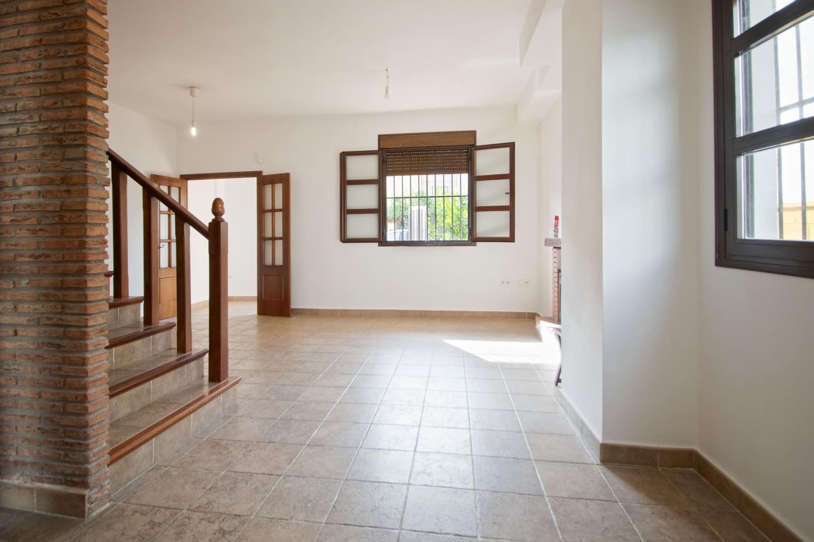 4 sovrum Semi-fristående Villa till salu i Burguillos med pool garage - 180 000 € (Ref: 10177296)