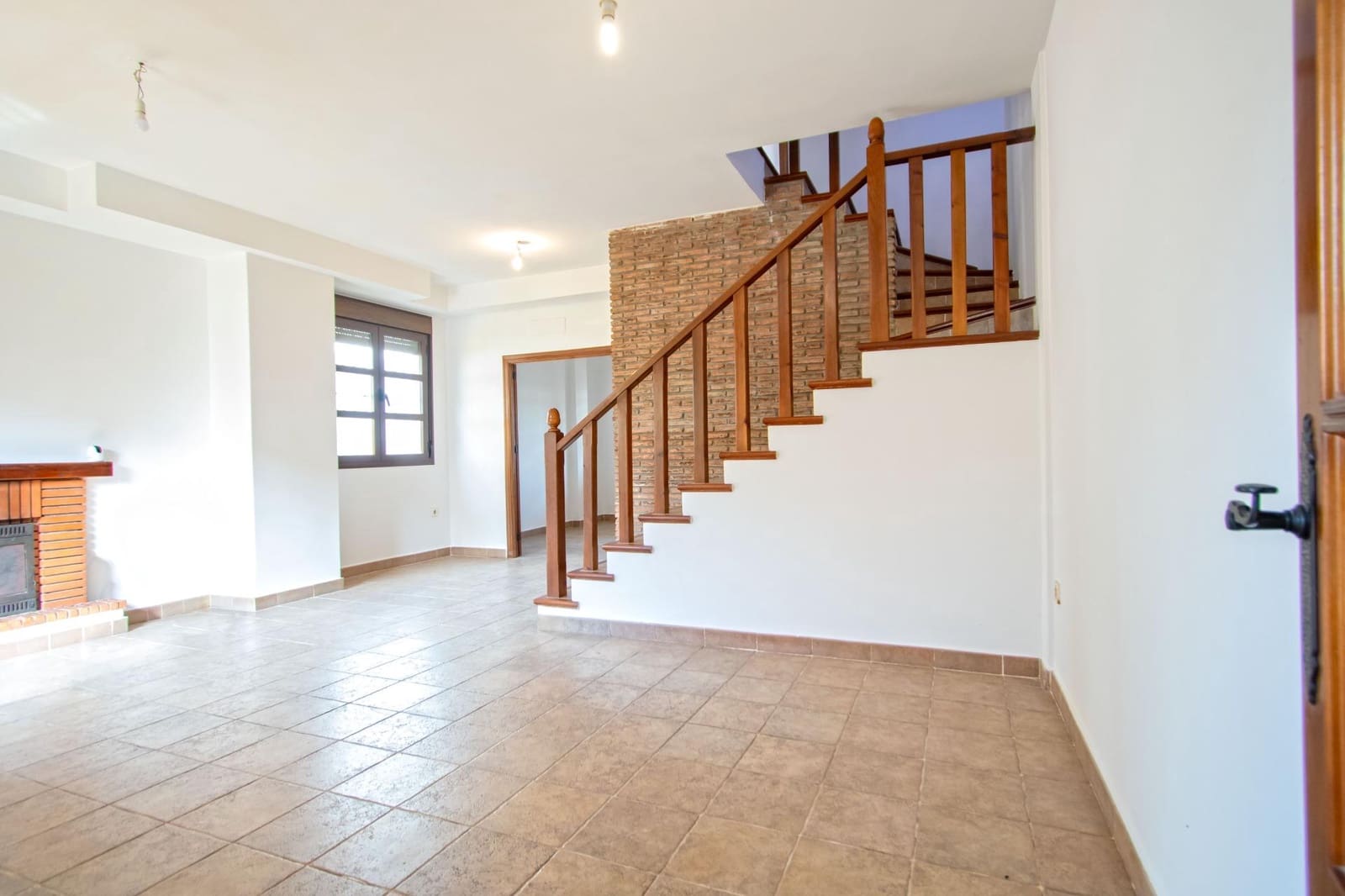 4 sovrum Semi-fristående Villa till salu i Burguillos med pool garage - 180 000 € (Ref: 10177296)