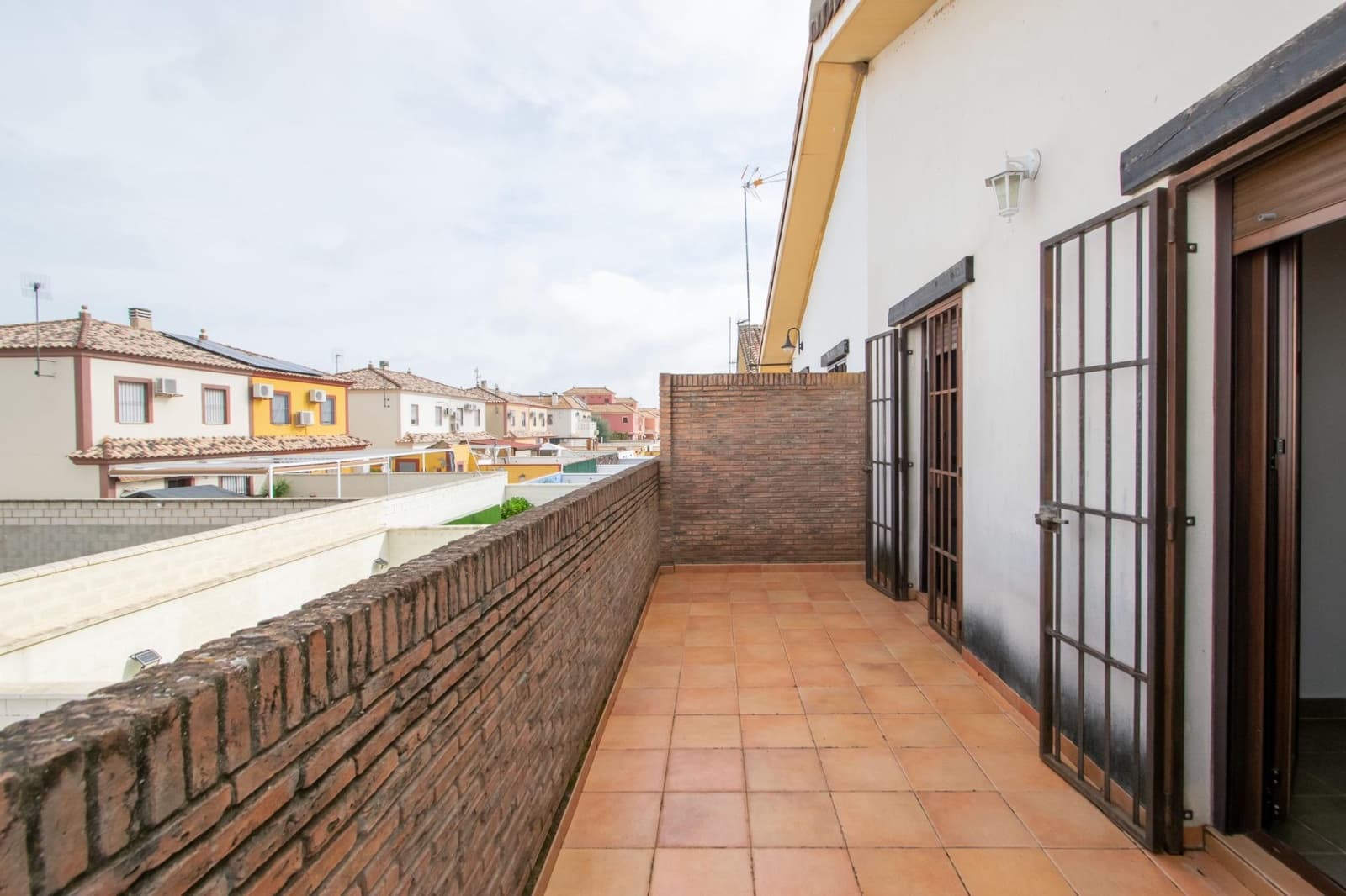 4 sovrum Semi-fristående Villa till salu i Burguillos med pool garage - 180 000 € (Ref: 10177296)