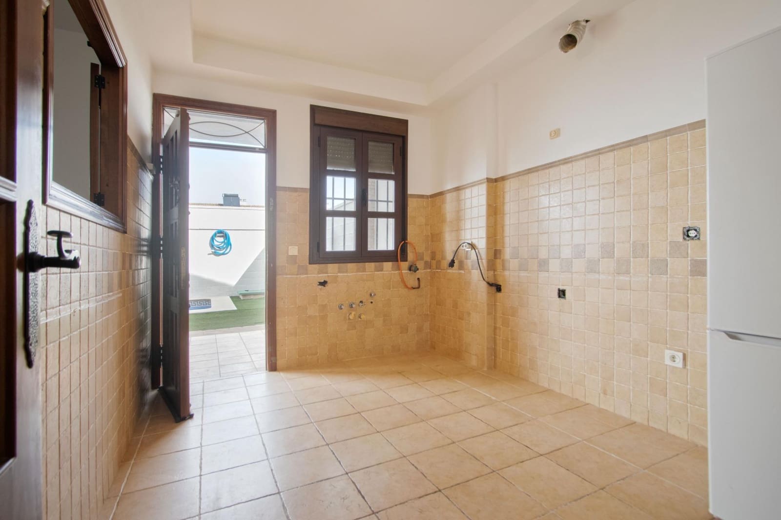 4 sovrum Semi-fristående Villa till salu i Burguillos med pool garage - 180 000 € (Ref: 10177296)