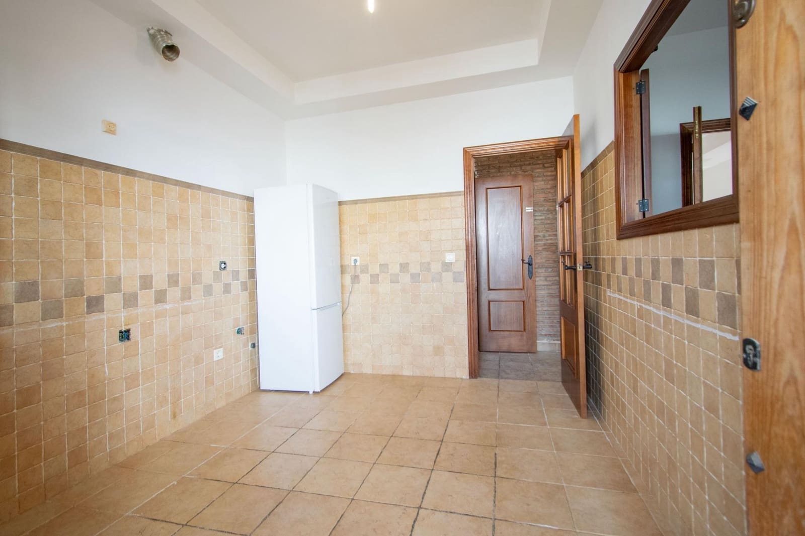 4 sovrum Semi-fristående Villa till salu i Burguillos med pool garage - 180 000 € (Ref: 10177296)