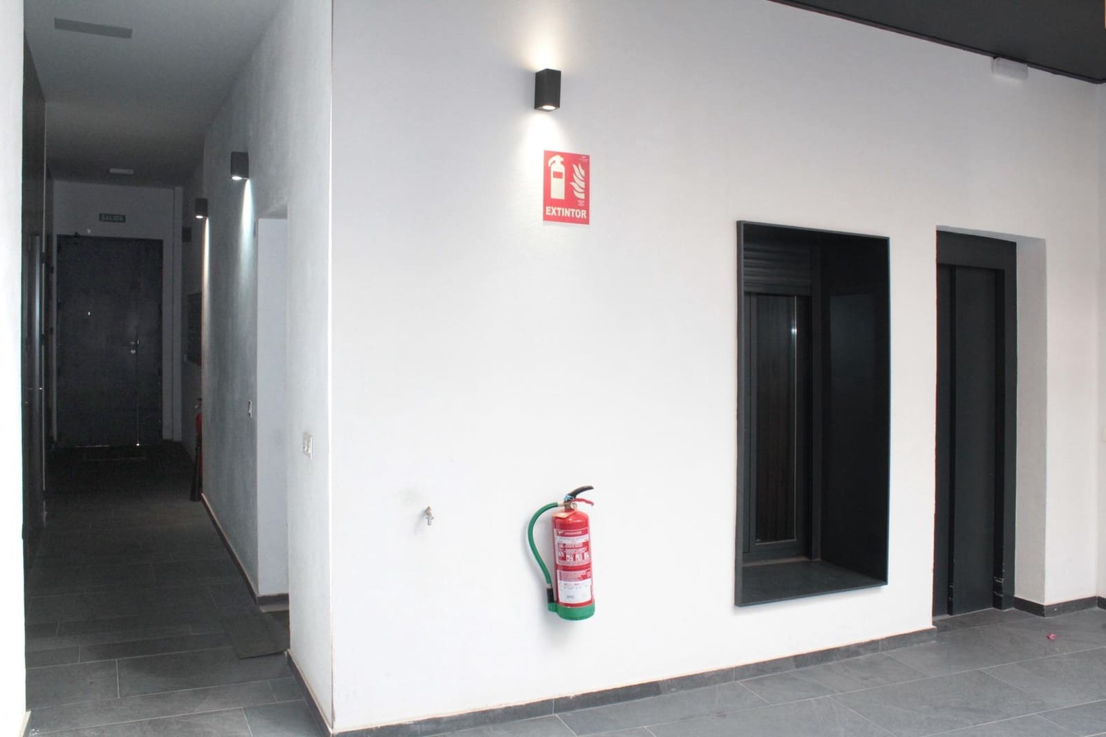 Gewerbe zu vermieten in Sevilla Stadt - 1.600 € (Ref: 10183009)