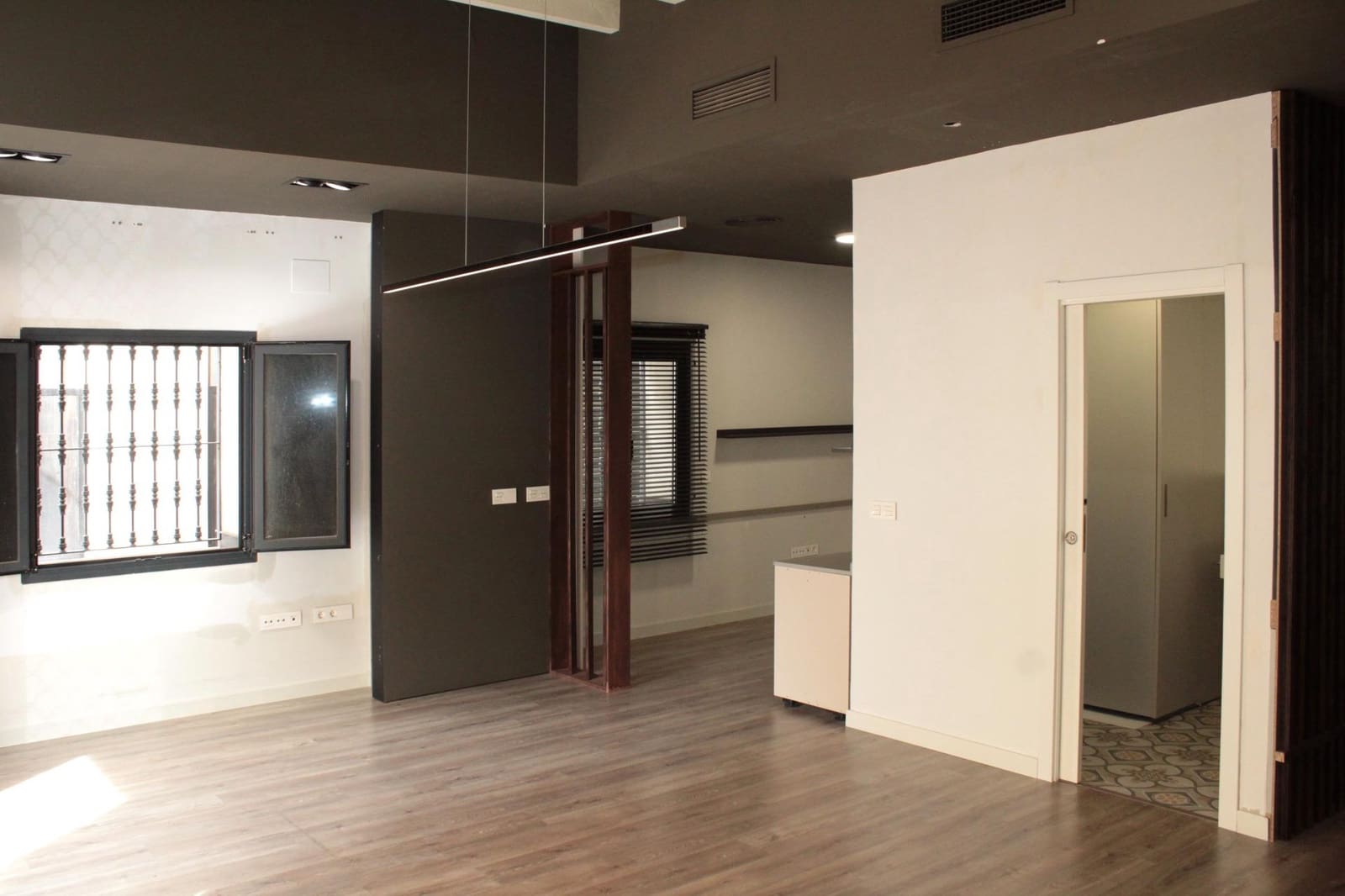Gewerbe zu vermieten in Sevilla Stadt - 1.600 € (Ref: 10183009)