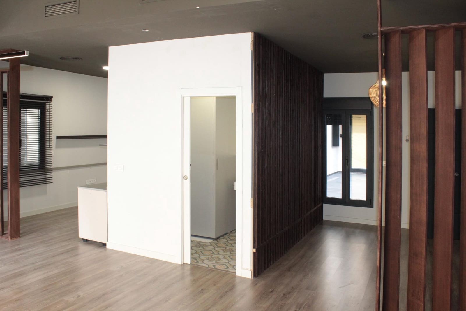 Gewerbe zu vermieten in Sevilla Stadt - 1.600 € (Ref: 10183009)