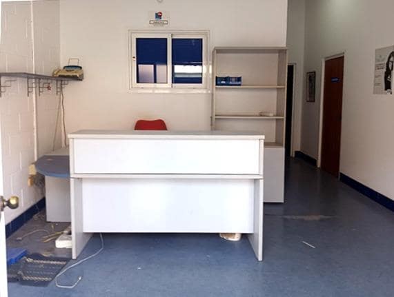 Empresa para arrendar em Sevilha cidade com garagem - 1 000 € (Ref: 10187196)