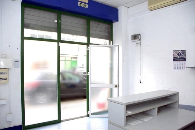 Empresa para arrendar em Santa Clara, Sevilha cidade com garagem - 1 000 € (Ref: 10187196)