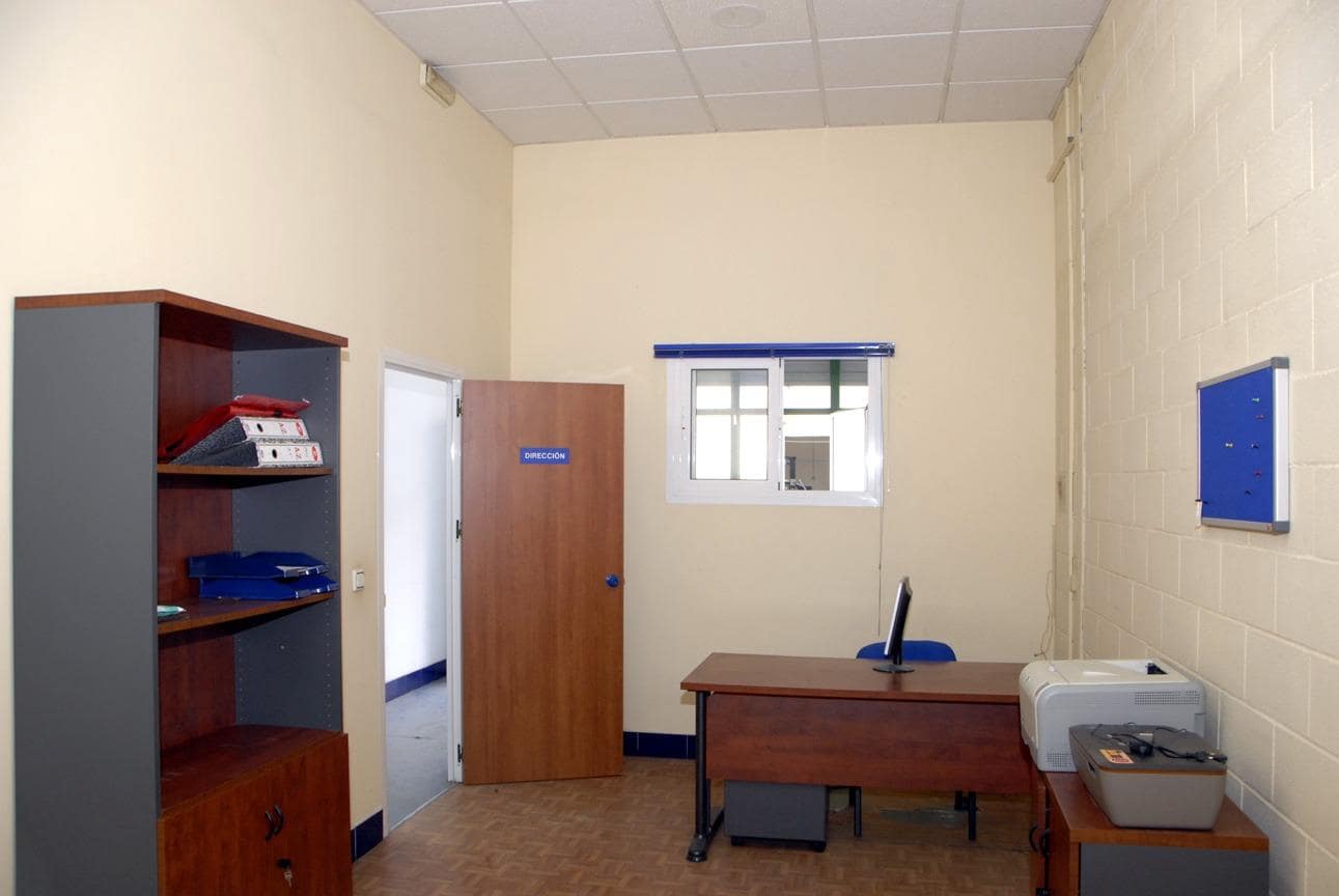Empresa para arrendar em Sevilha cidade com garagem - 1 000 € (Ref: 10187196)
