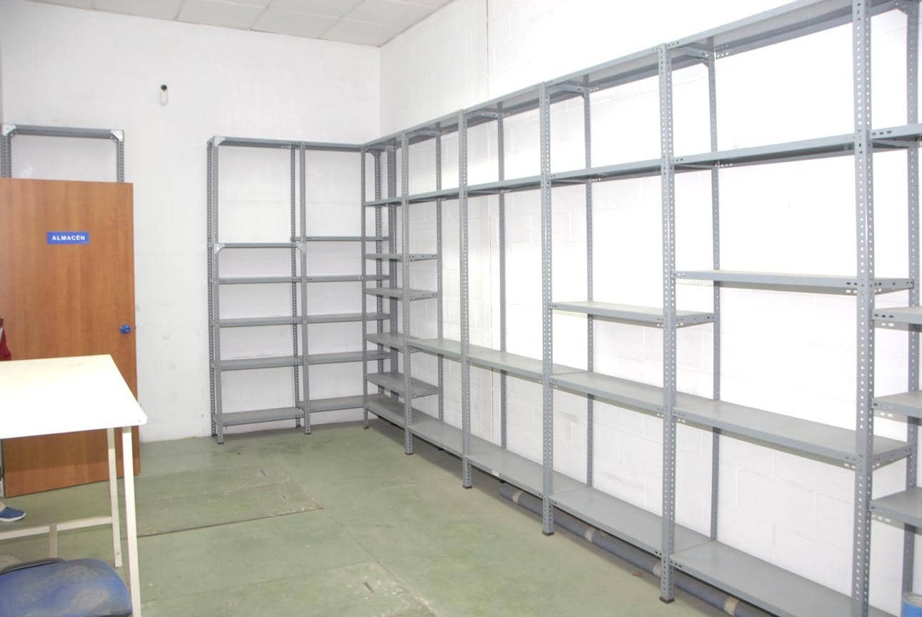 Empresa para arrendar em Sevilha cidade com garagem - 1 000 € (Ref: 10187196)