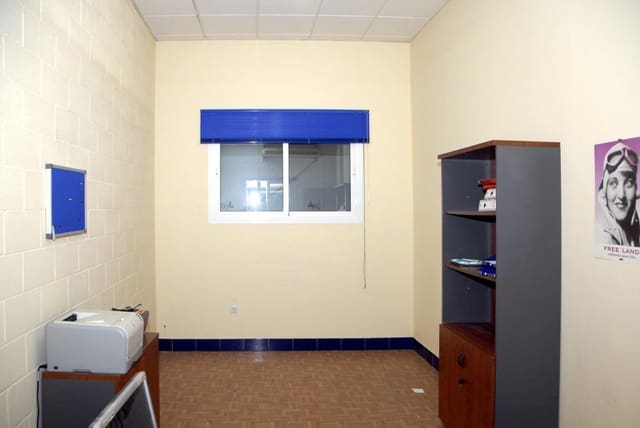Empresa para arrendar em Santa Clara, Sevilha cidade com garagem - 1 000 € (Ref: 10187196)
