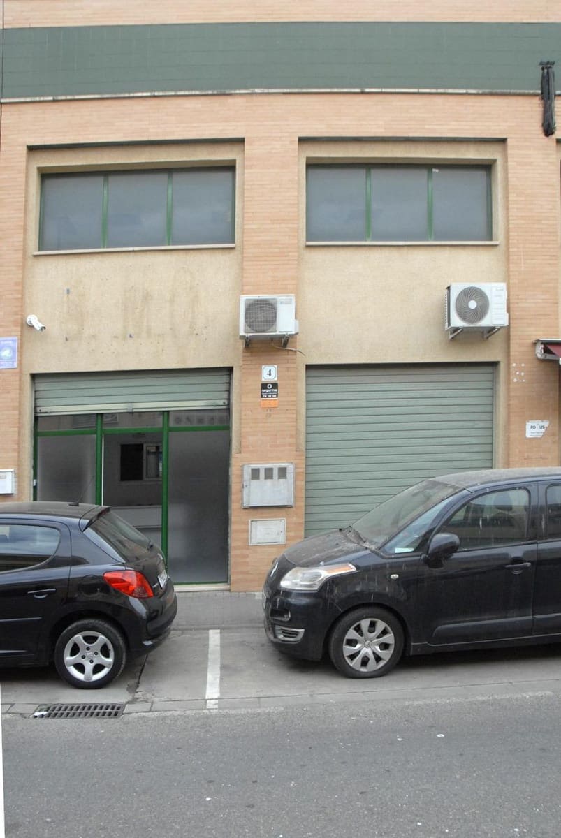 Empresa para arrendar em Sevilha cidade com garagem - 1 000 € (Ref: 10187196)
