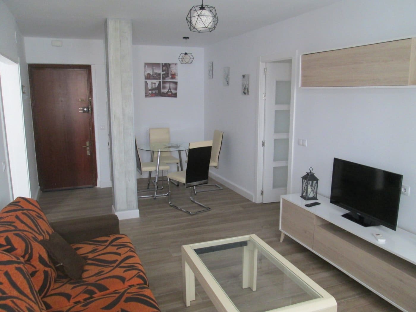 3 sovrum Lägenhet att hyra i Sevilla stad - 1 200 € (Ref: 2898777)