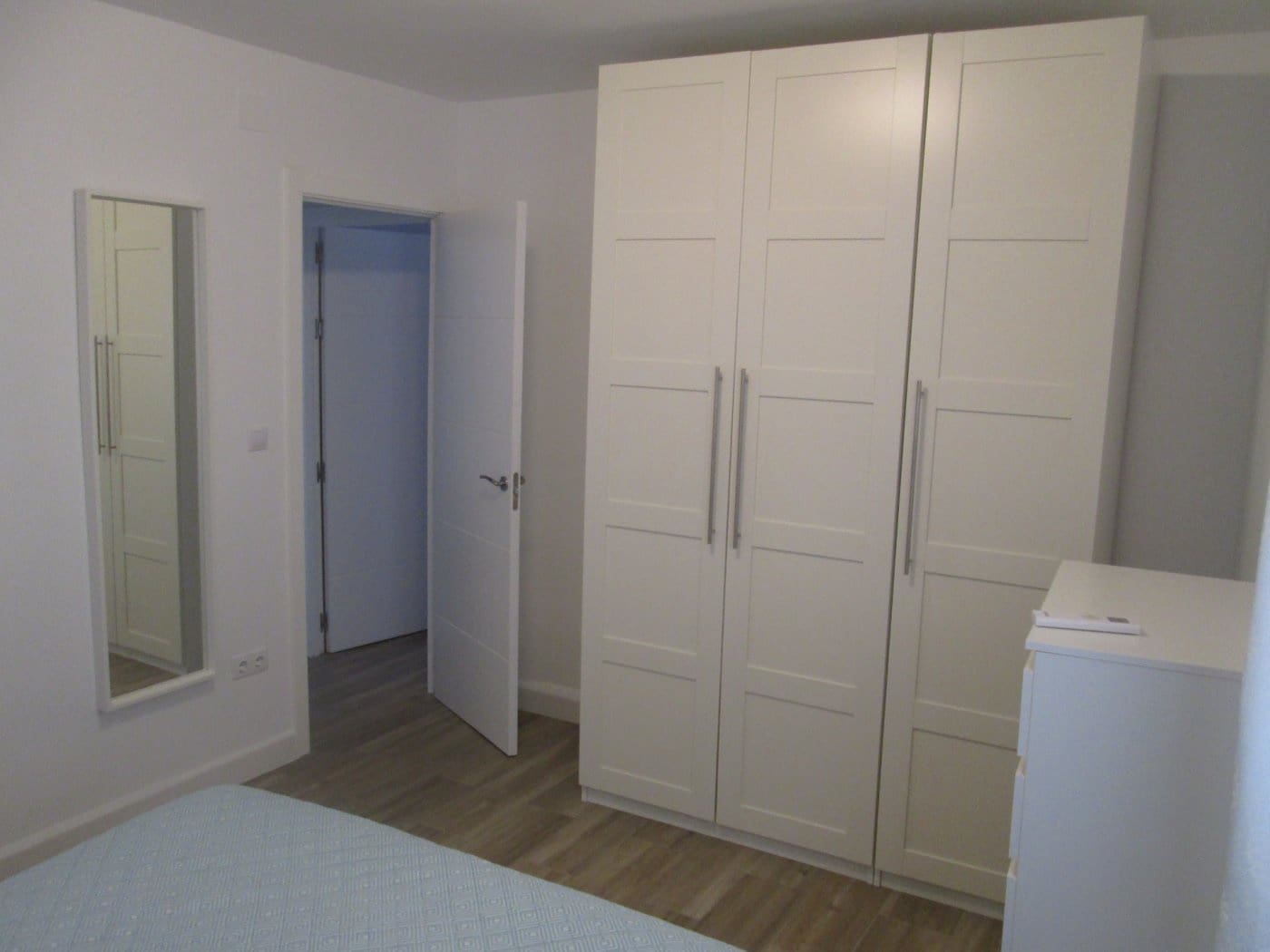 3 sovrum Lägenhet att hyra i Sevilla stad - 1 200 € (Ref: 2898777)