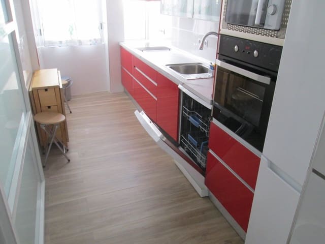 3 sovrum Lägenhet att hyra i Sevilla stad - 1 200 € (Ref: 2898777)
