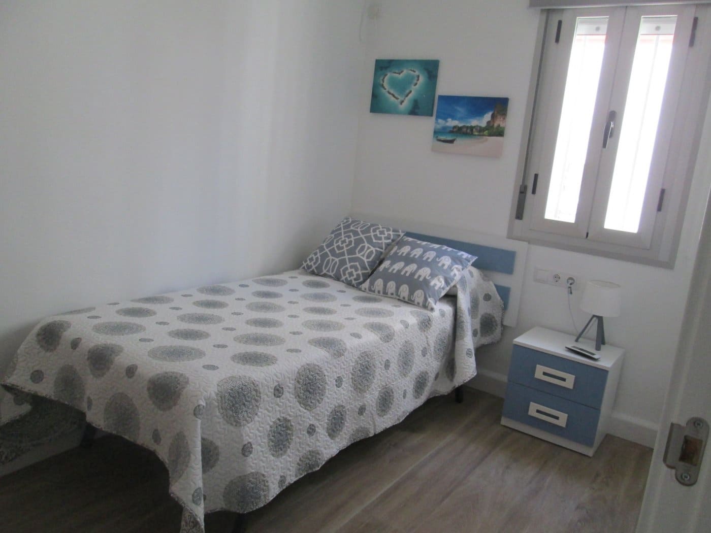 3 sovrum Lägenhet att hyra i Sevilla stad - 1 200 € (Ref: 2898777)