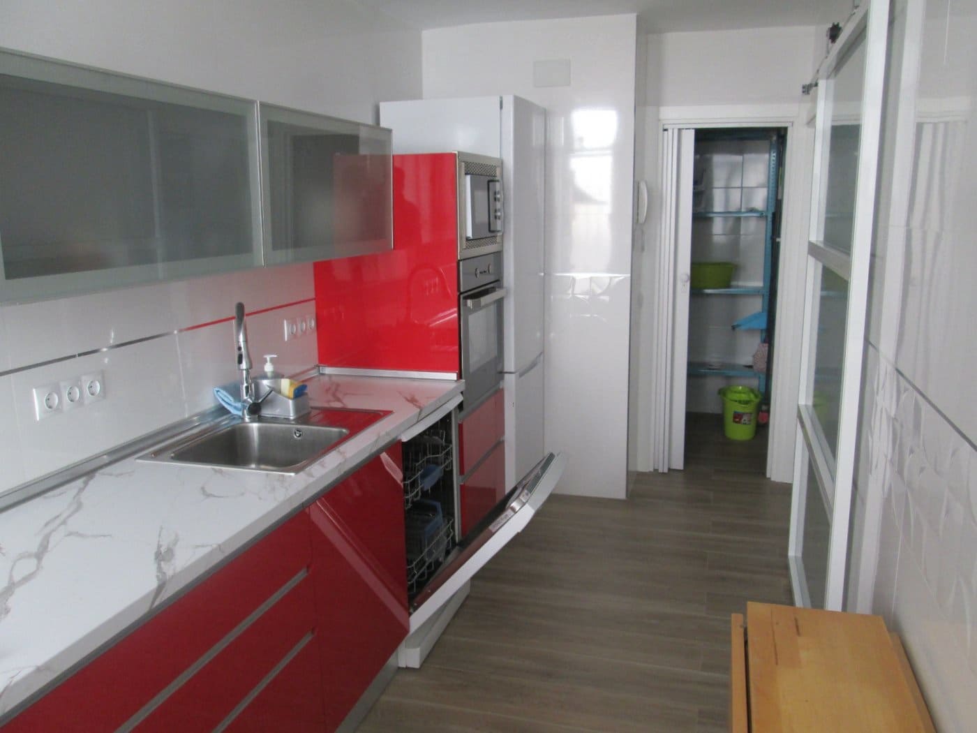 3 sovrum Lägenhet att hyra i Sevilla stad - 1 200 € (Ref: 2898777)