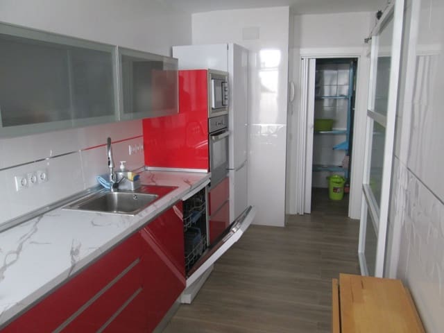 3 sovrum Lägenhet att hyra i Sevilla stad - 1 200 € (Ref: 2898777)