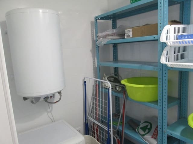 3 sovrum Lägenhet att hyra i Sevilla stad - 1 200 € (Ref: 2898777)