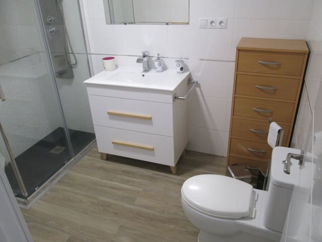 3 sovrum Lägenhet att hyra i Sevilla stad - 1 200 € (Ref: 2898777)