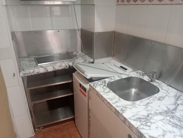 1 sovrum Lägenhet att hyra i San Julián, Sevilla stad - 750 € (Ref: 3684118)