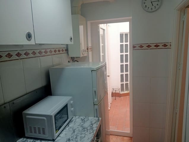 1 sovrum Lägenhet att hyra i San Julián, Sevilla stad - 750 € (Ref: 3684118)