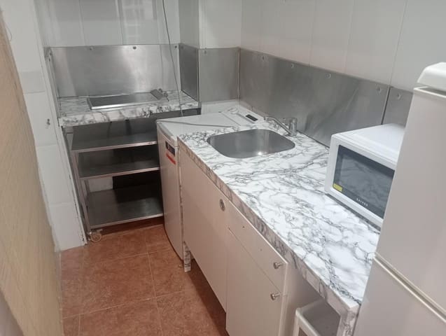1 sovrum Lägenhet att hyra i San Julián, Sevilla stad - 750 € (Ref: 3684118)
