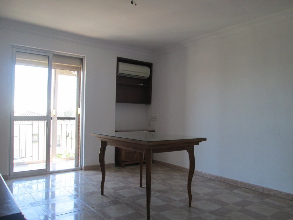 2 bedroom Flat for rent in Camas - € 650 (Ref: 3869250)