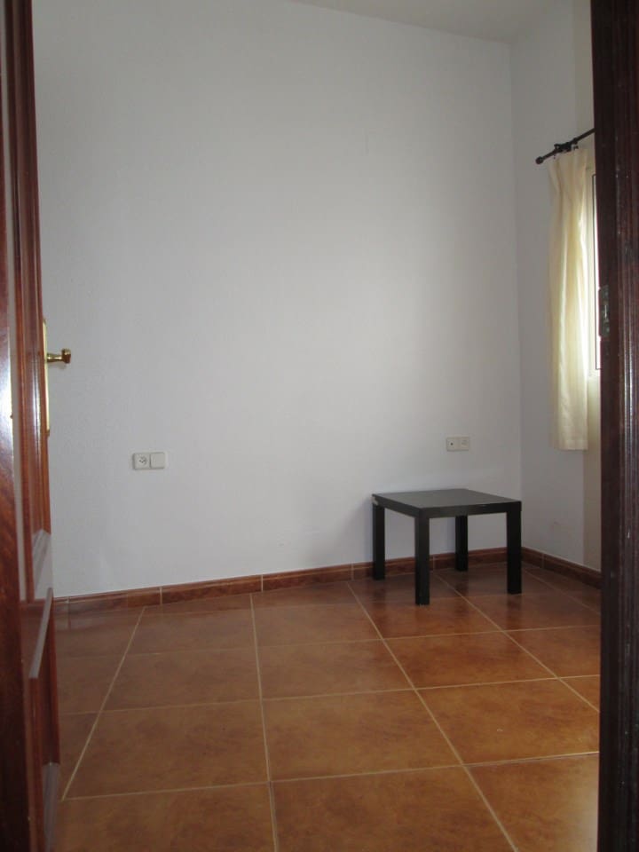 3 soveværelse Lejlighed til leje i Sevilla by - € 1.400 (Ref: 4042257)