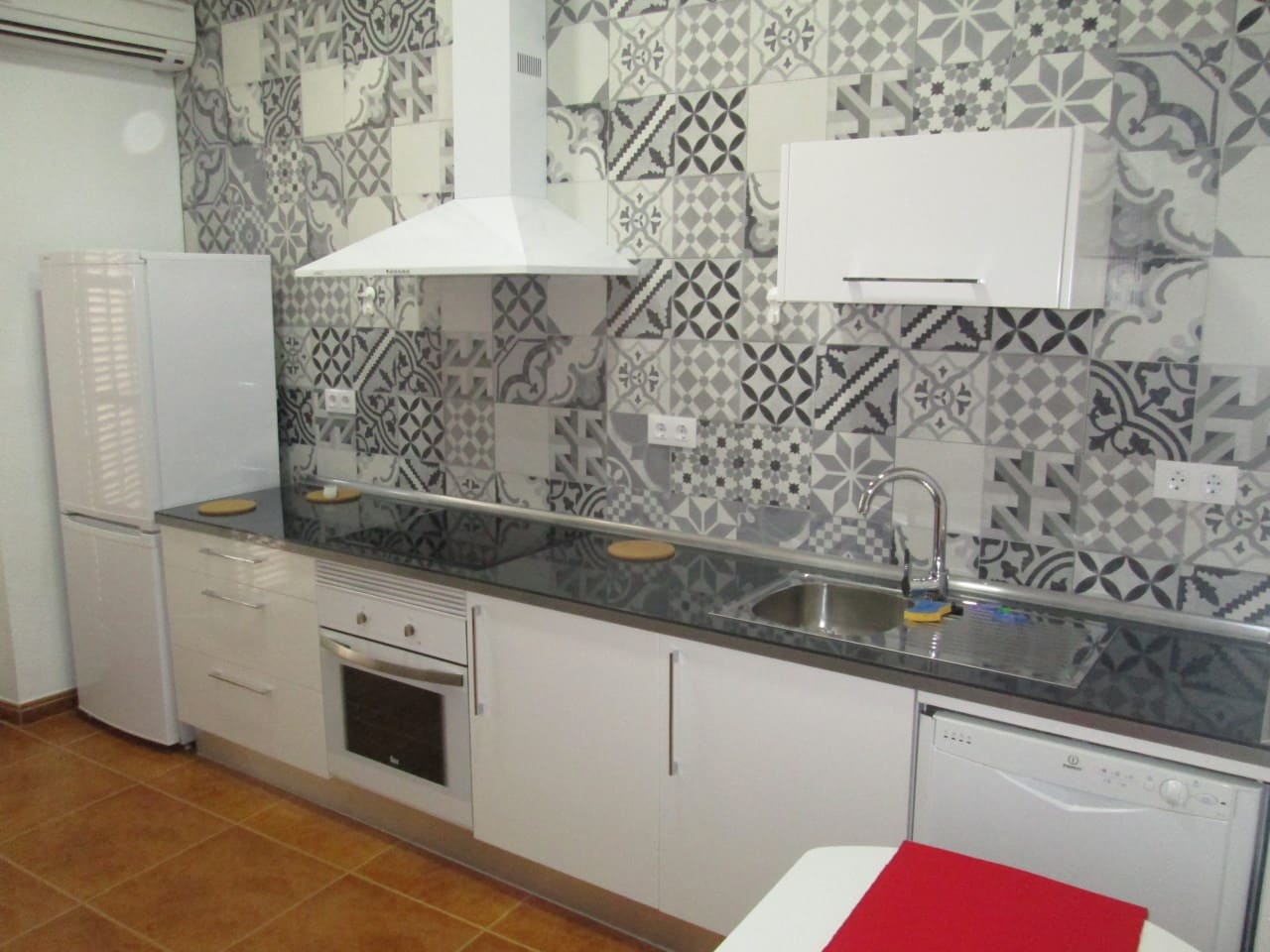 3 soveværelse Lejlighed til leje i Sevilla by - € 1.400 (Ref: 4042257)