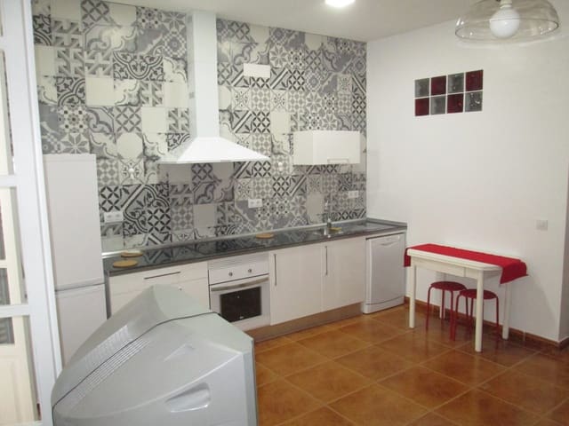 3 soveværelse Lejlighed til leje i Sevilla by - € 1.400 (Ref: 4042257)