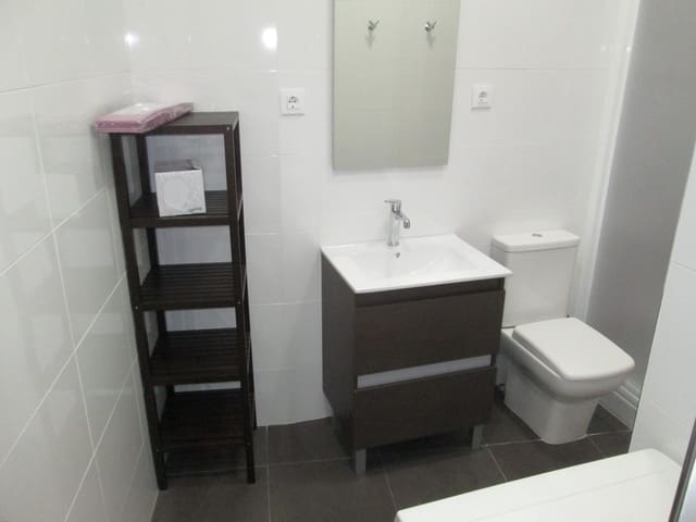 3 soveværelse Lejlighed til leje i Sevilla by - € 1.400 (Ref: 4042257)