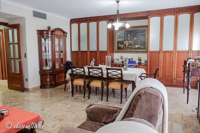 4 soveværelse Lejlighed til leje i Sevilla by med garage - € 2.500 (Ref: 4511501)