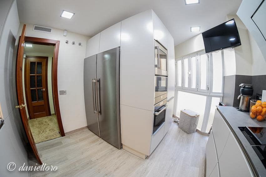 Appartement de 4 chambres à louer à Seville ville avec garage - 2 500 € (Ref: 4511501)