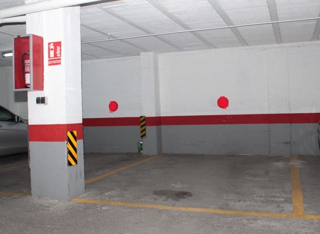 Piso de 4 habitaciones en Sevilla ciudad en alquiler con garaje - 1.350 € (Ref: 5010861)