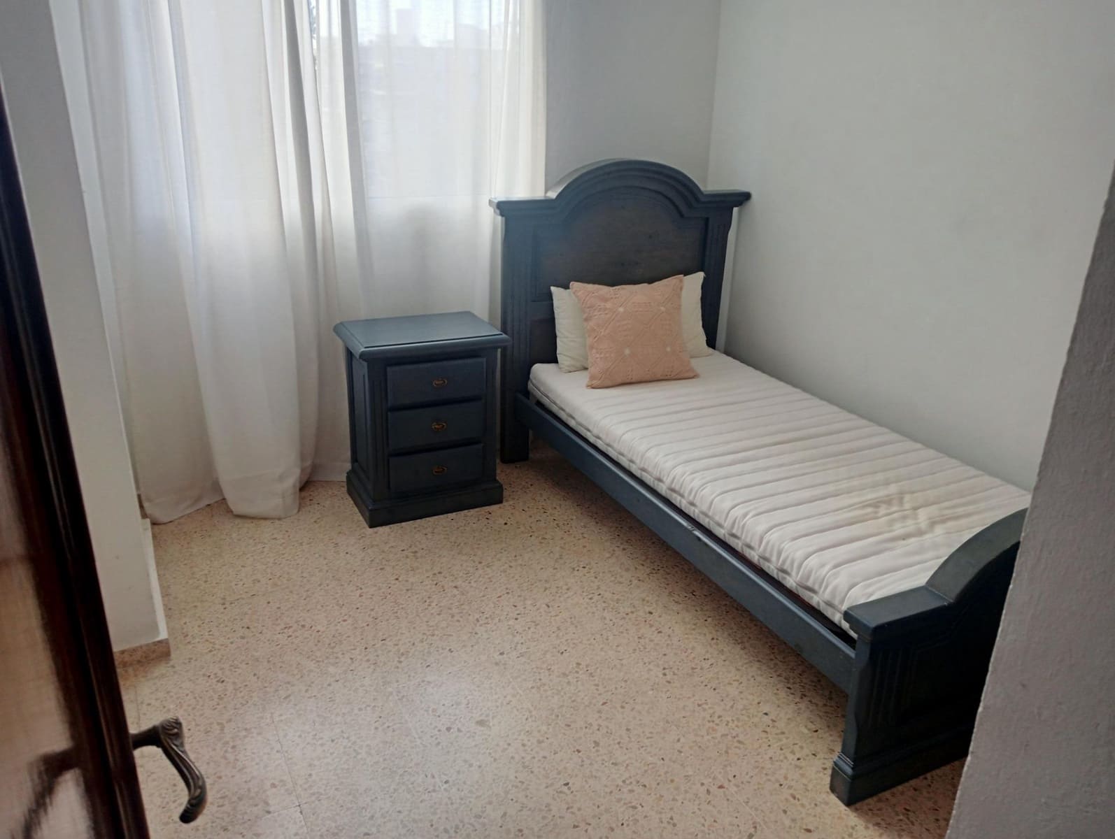 3 sypialnia Mieszkanie do wynajęcia w Miasto Sewilla - 900 € (Ref: 5564843)