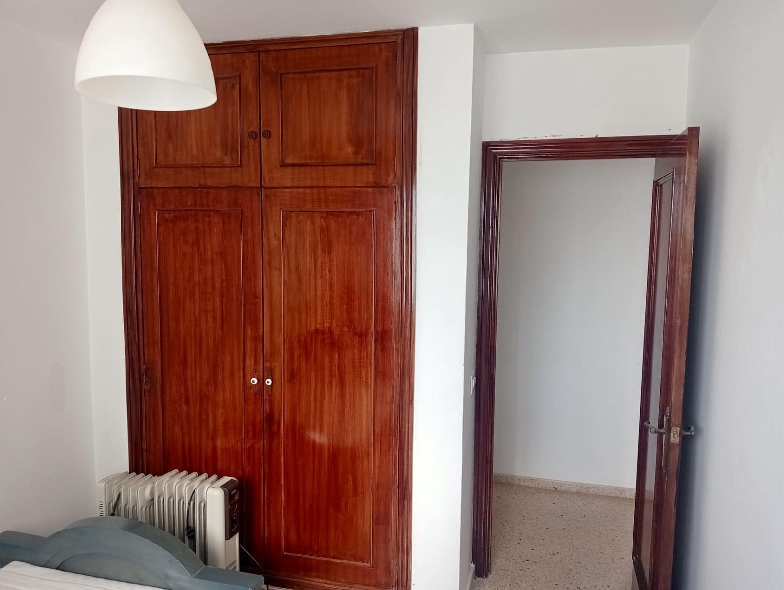 3 sypialnia Mieszkanie do wynajęcia w Miasto Sewilla - 900 € (Ref: 5564843)