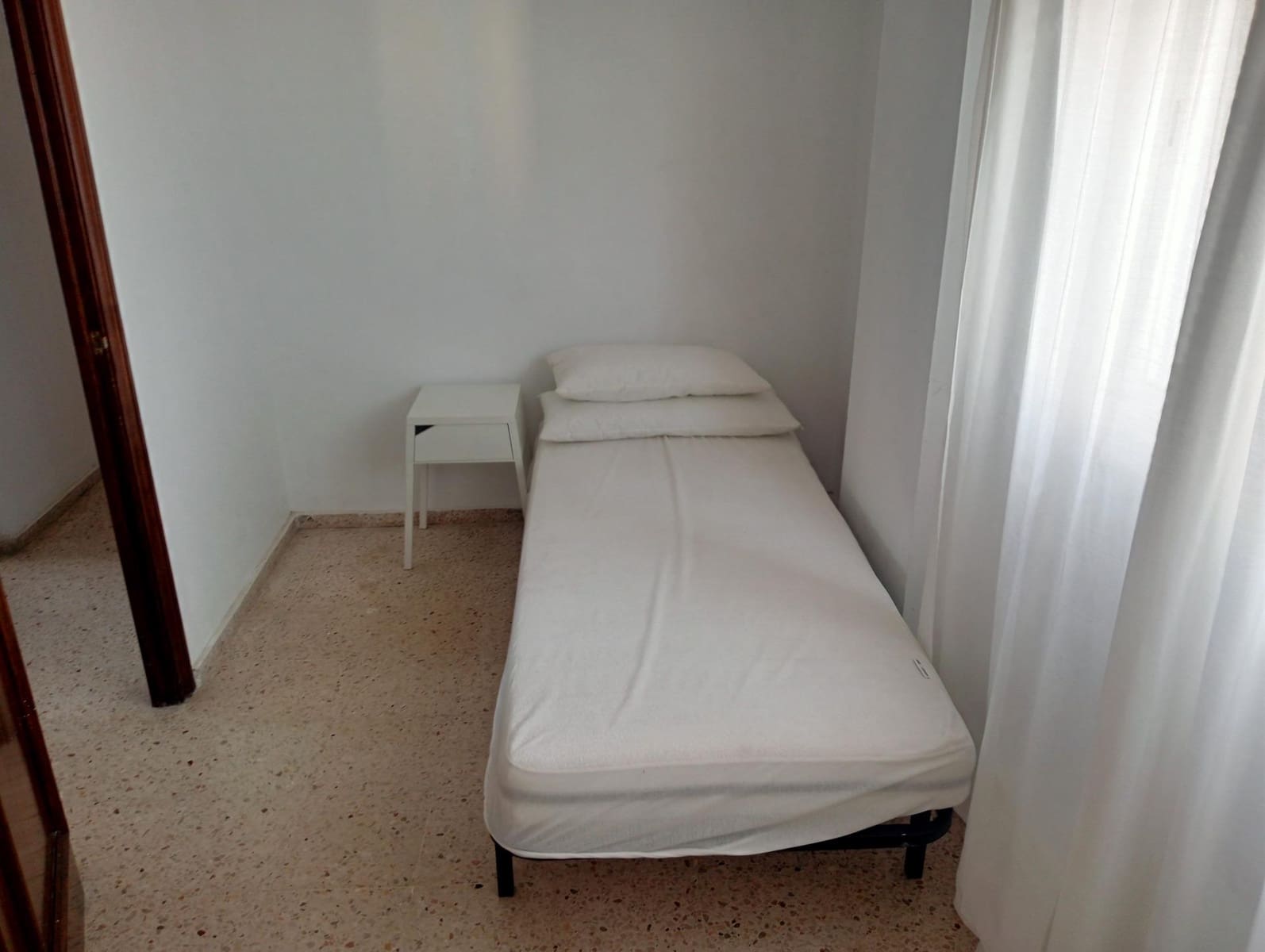 3 sypialnia Mieszkanie do wynajęcia w Miasto Sewilla - 900 € (Ref: 5564843)