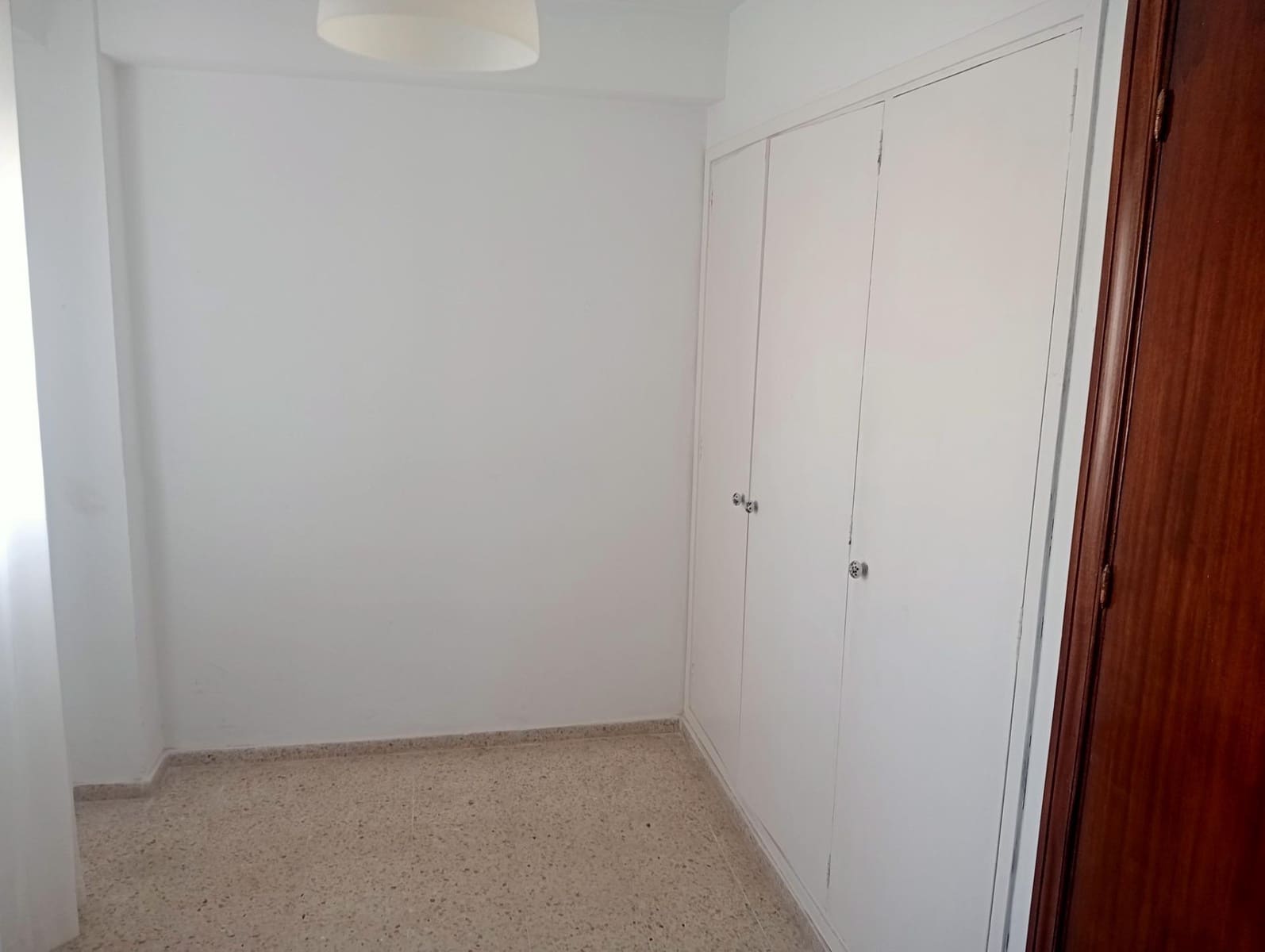 3 sypialnia Mieszkanie do wynajęcia w Miasto Sewilla - 900 € (Ref: 5564843)