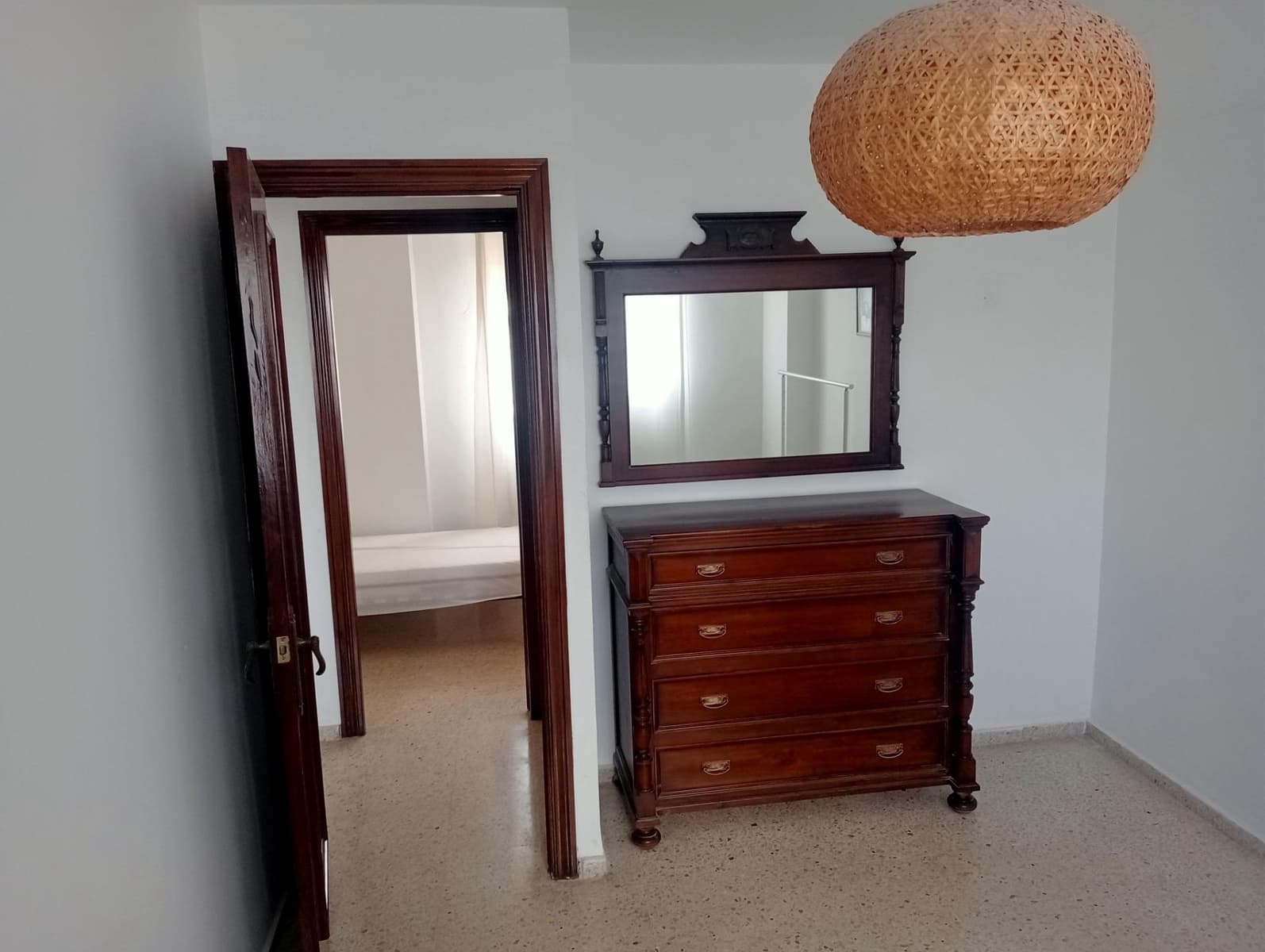 3 sypialnia Mieszkanie do wynajęcia w Miasto Sewilla - 900 € (Ref: 5564843)